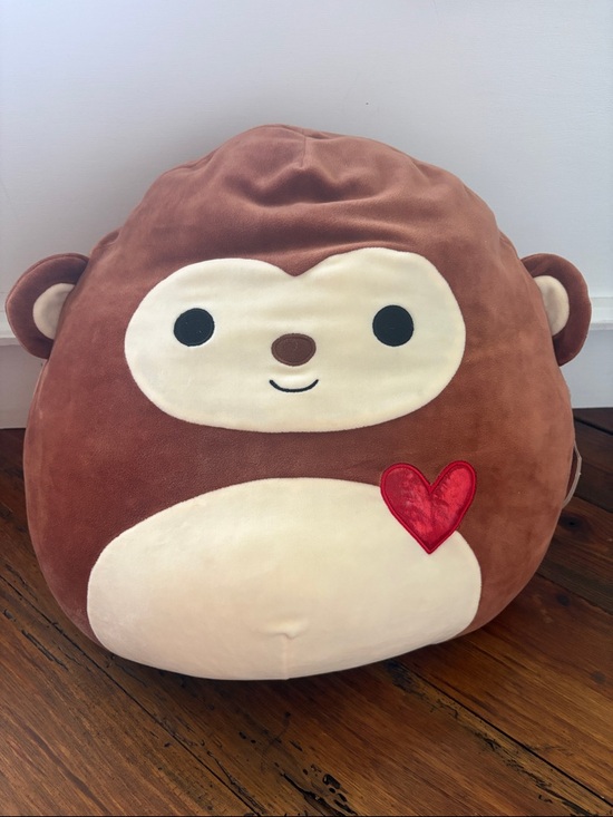 Squishmallows Other - Squishmallows 16’ Brown Momo The Monkey with Red Heart